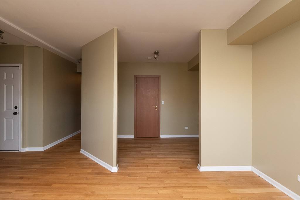 Condo for rent at 3103 Lawrence #4, Chicago, IL 60625