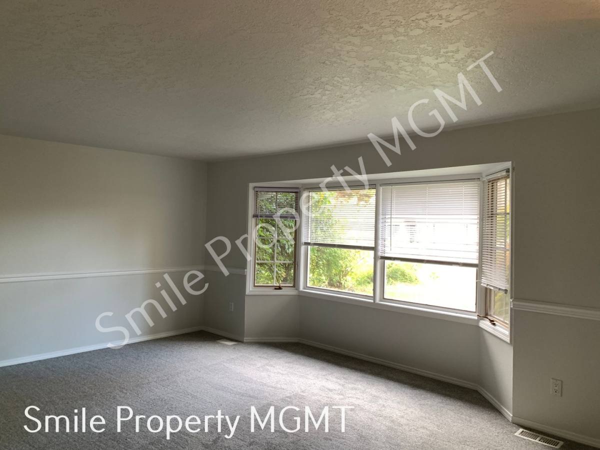 Townhouse for rent at 7710 SW Barnard Dr, Beaverton, OR 97007