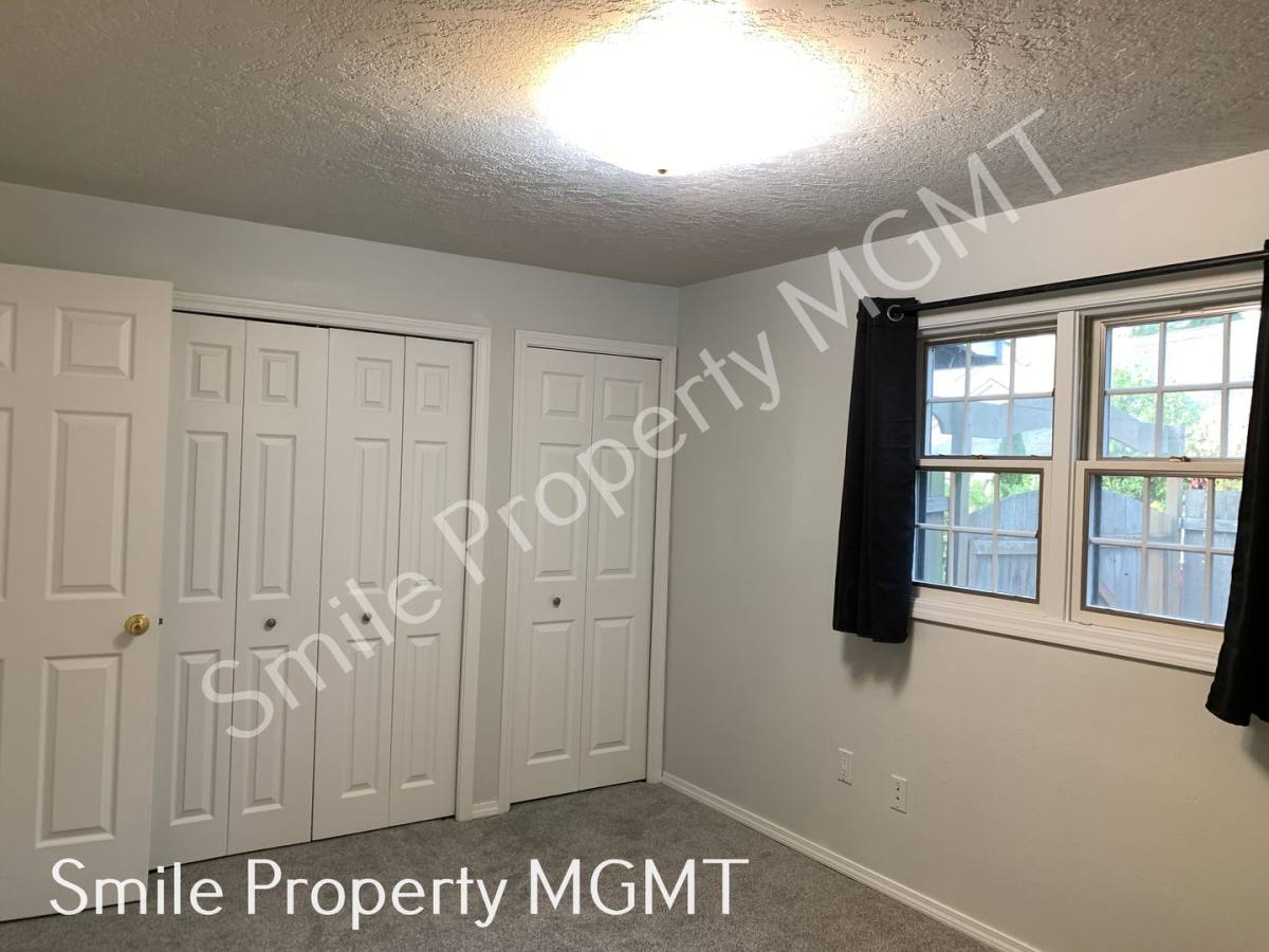 Townhouse for rent at 7710 SW Barnard Dr, Beaverton, OR 97007
