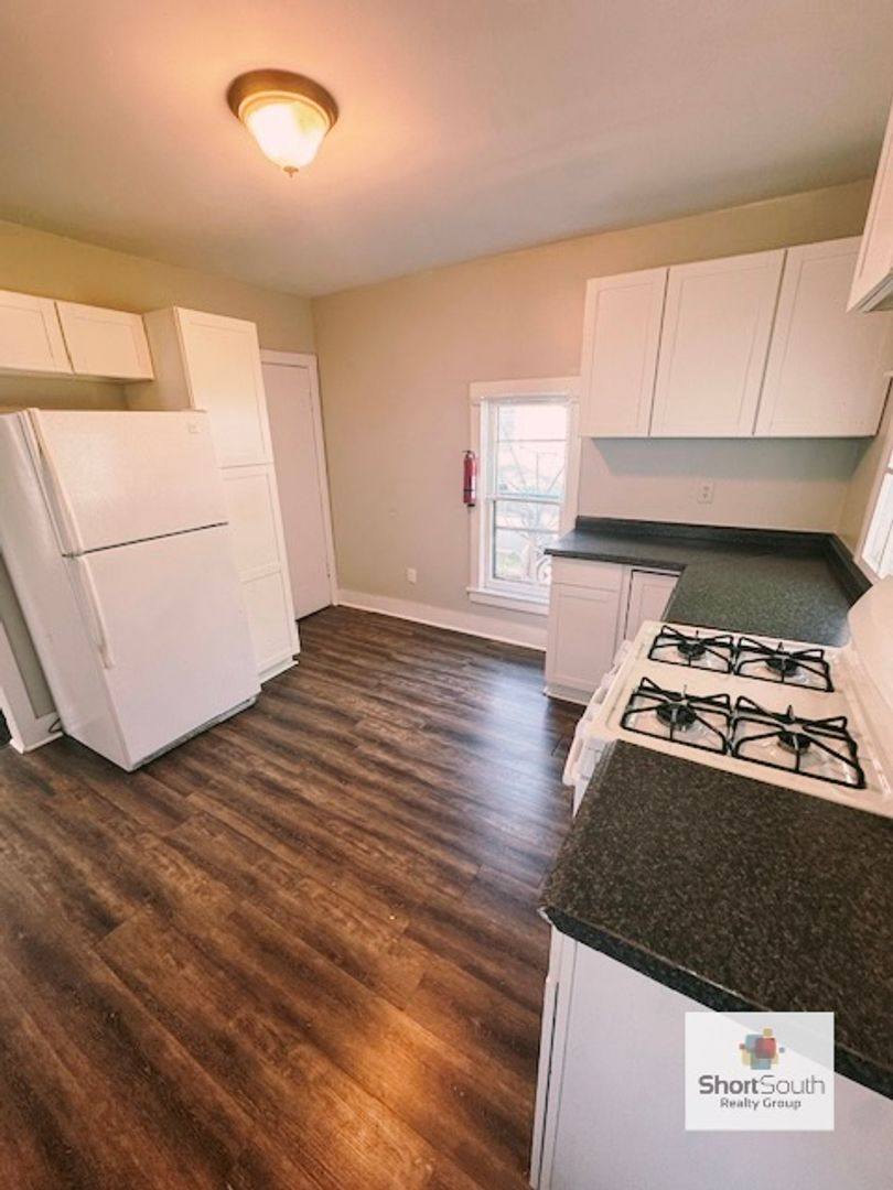 House for rent at 614 Neland Ave SE, Grand Rapids, MI 49506