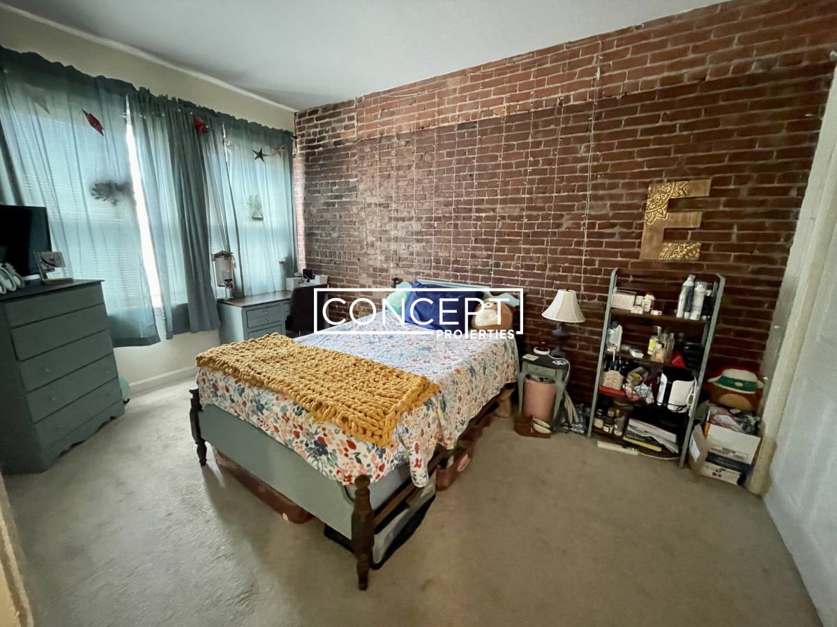 Apartment for rent at 1406 Beacon St #2CP, Brookline, MA 02446