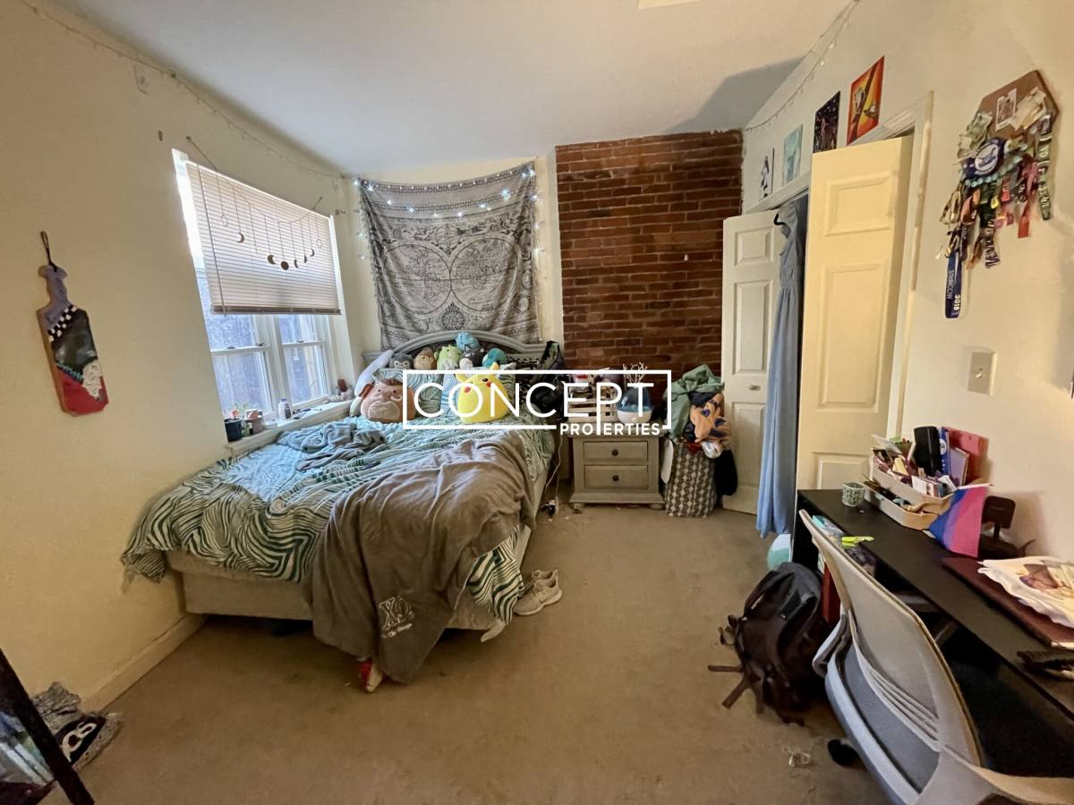 Apartment for rent at 1406 Beacon St #2CP, Brookline, MA 02446