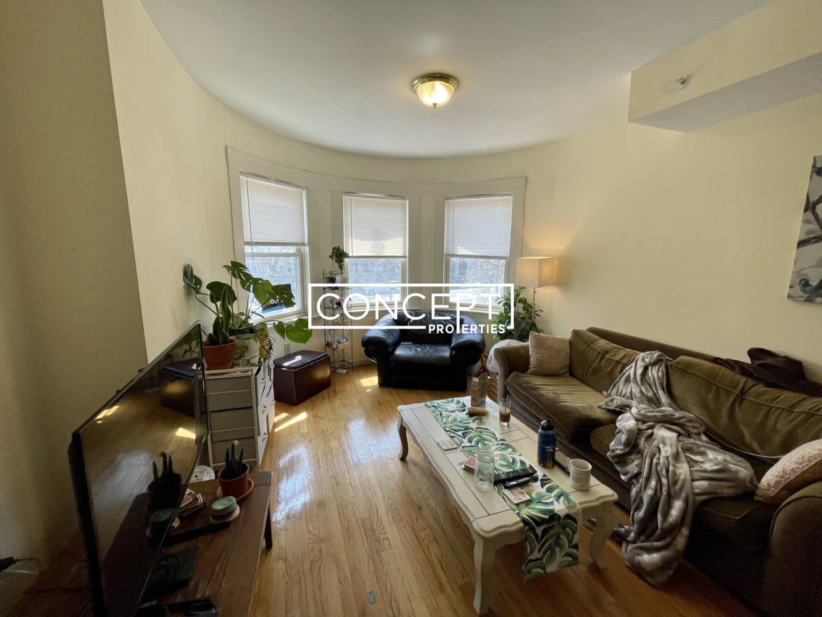 Apartment for rent at 1406 Beacon St #2CP, Brookline, MA 02446