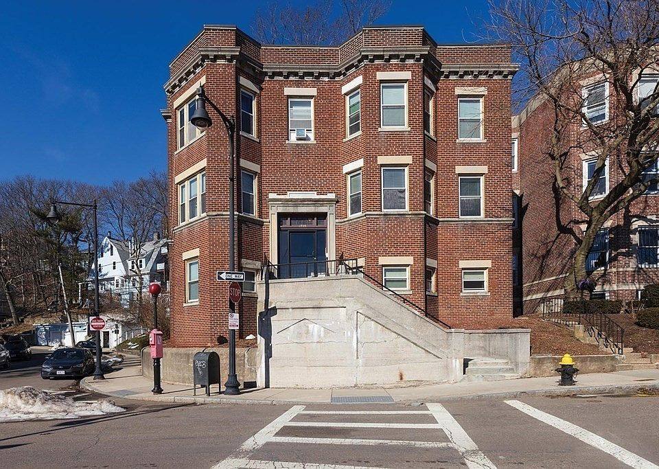Apartment for rent at 1725 Commonwealth Ave #3, Brighton, MA 02135