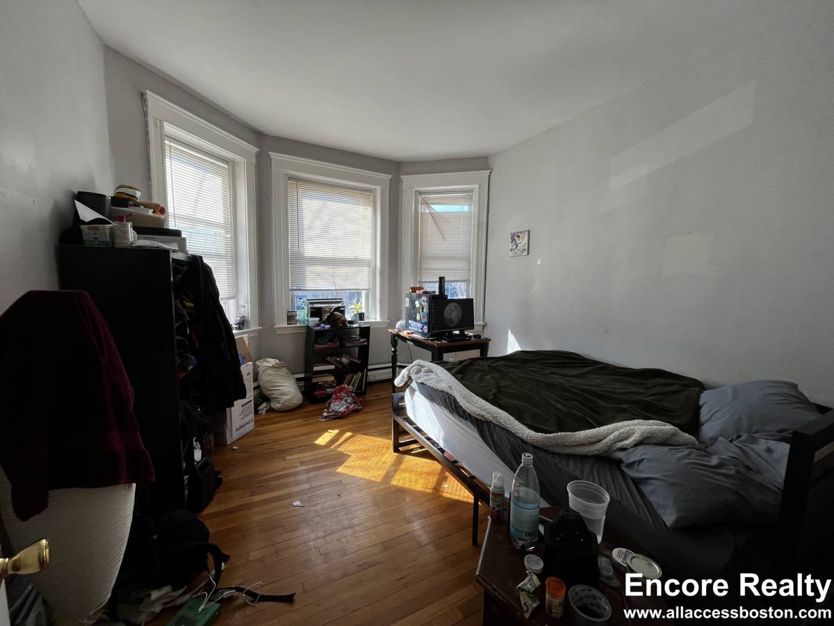 Apartment for rent at 1725 Commonwealth Ave #3, Brighton, MA 02135