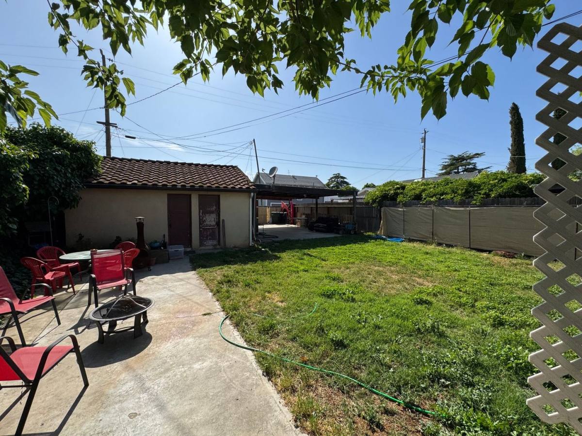 House for rent at 1247 Q St, Newman, CA 95360