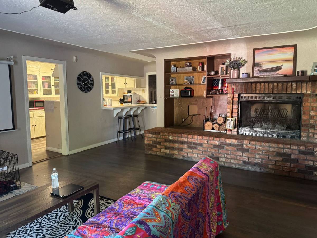 House for rent at 1247 Q St, Newman, CA 95360