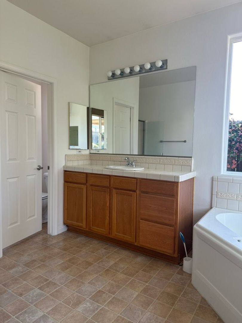 House for rent at 11713 Alton Manor Dr, Bakersfield, CA 93312
