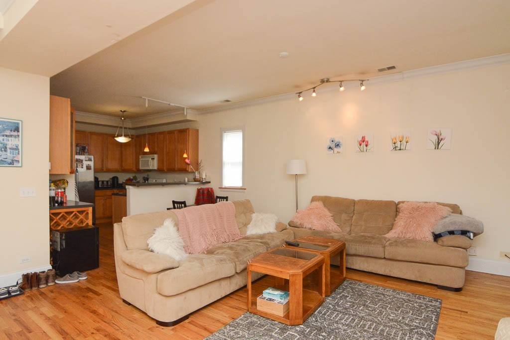 Apartment for rent at 1312 Roscoe #9Q, Chicago, IL 60657