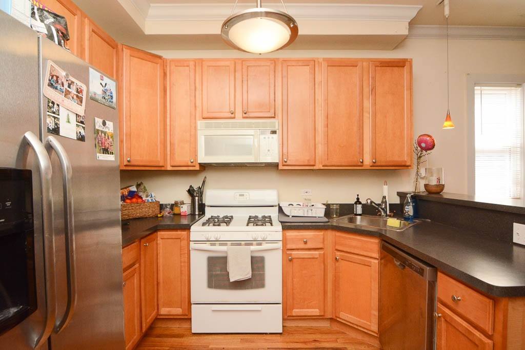 Apartment for rent at 1312 Roscoe #9Q, Chicago, IL 60657