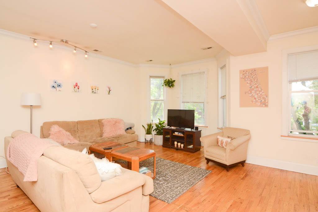 Apartment for rent at 1312 Roscoe #9Q, Chicago, IL 60657