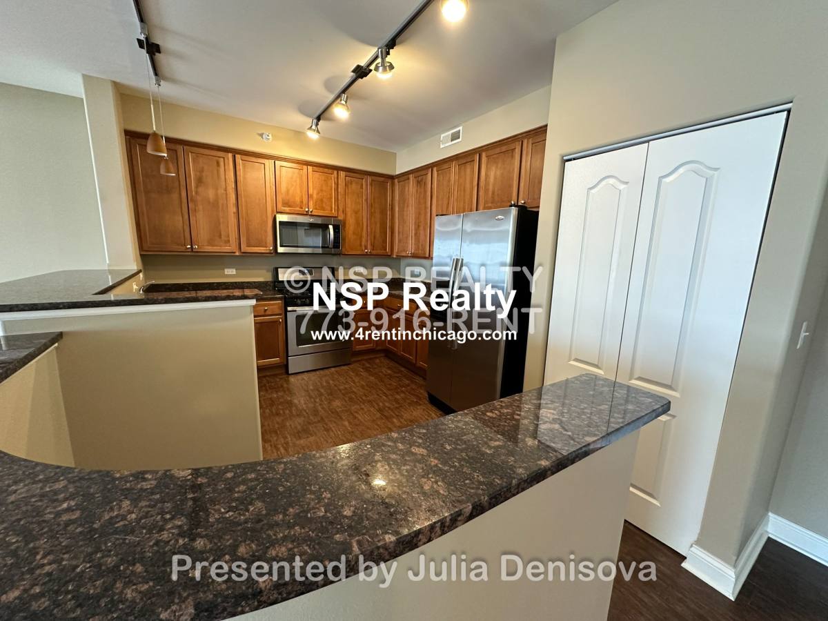 Apartment for rent at 1 Itasca Place #421, Itasca, IL 60143