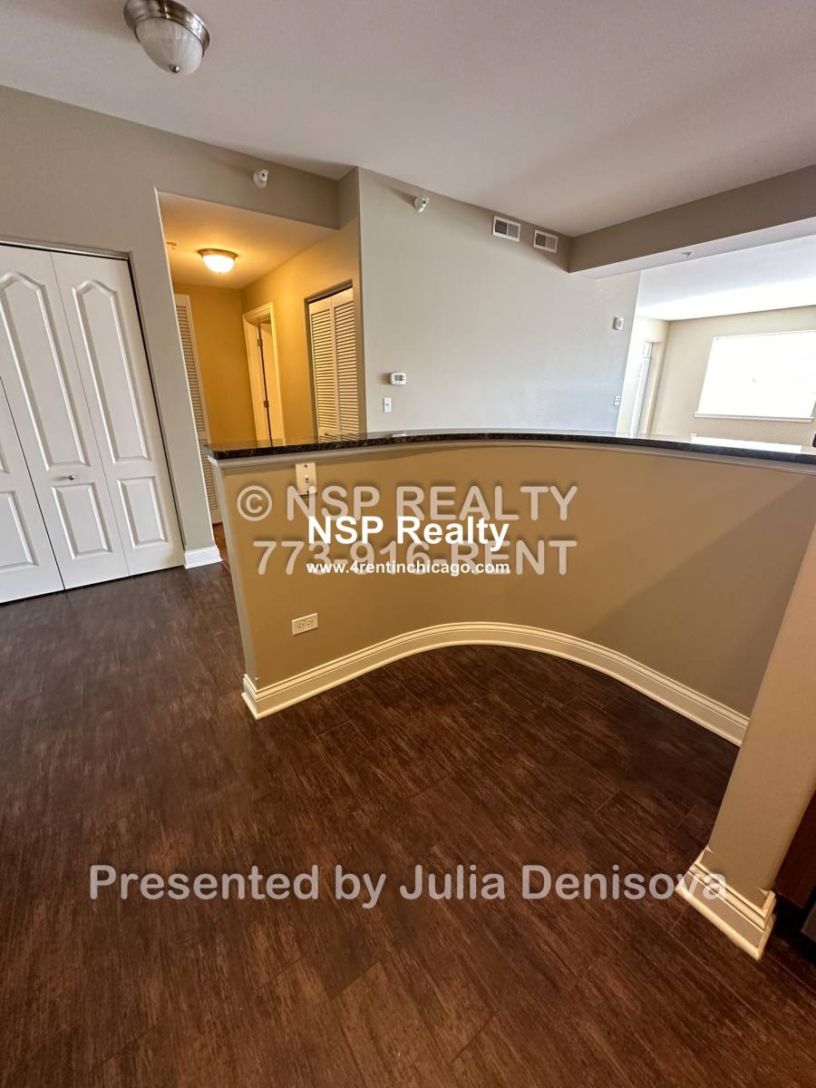 Apartment for rent at 1 Itasca Place #421, Itasca, IL 60143