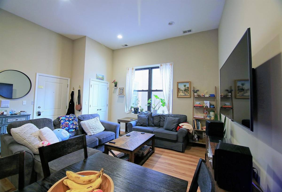 Condo for rent at 3223 N Sheffield Ave #1RW, Chicago, IL 60657