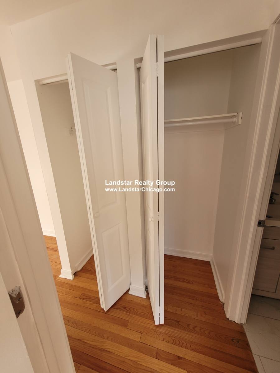 Apartment for rent at 6972 N Sheridan #205, Chicago, IL 60626