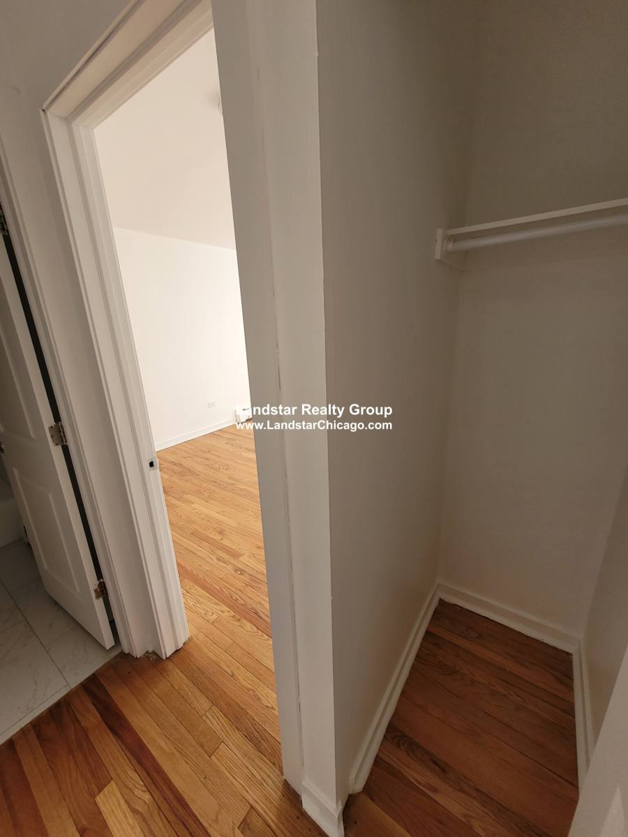 Apartment for rent at 6972 N Sheridan #205, Chicago, IL 60626