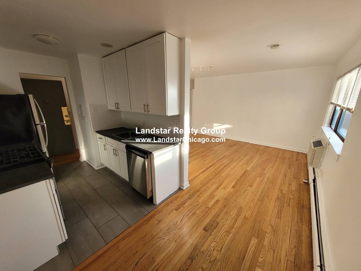 Apartment for rent at 6972 N Sheridan #205, Chicago, IL 60626