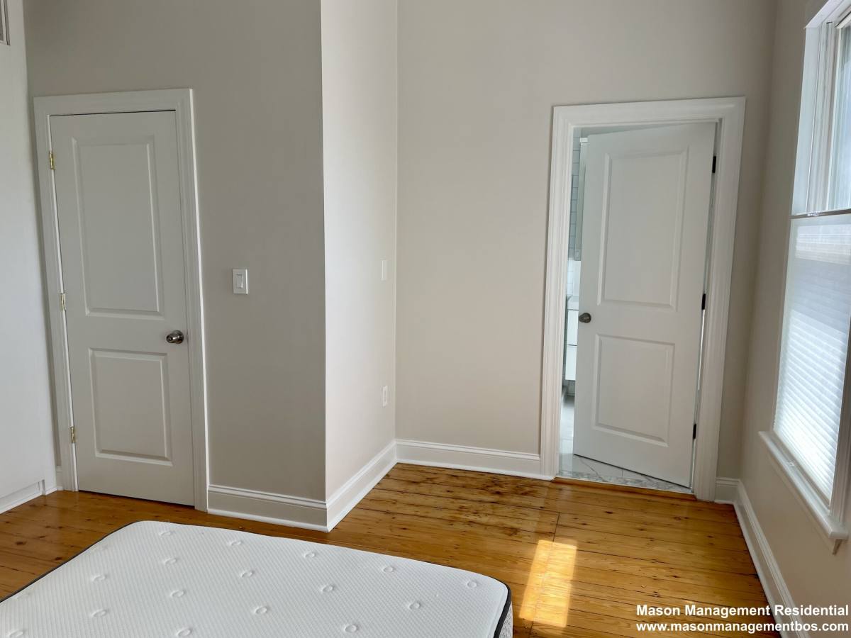House for rent at 258 W Broadway #4, South Boston, MA 02127