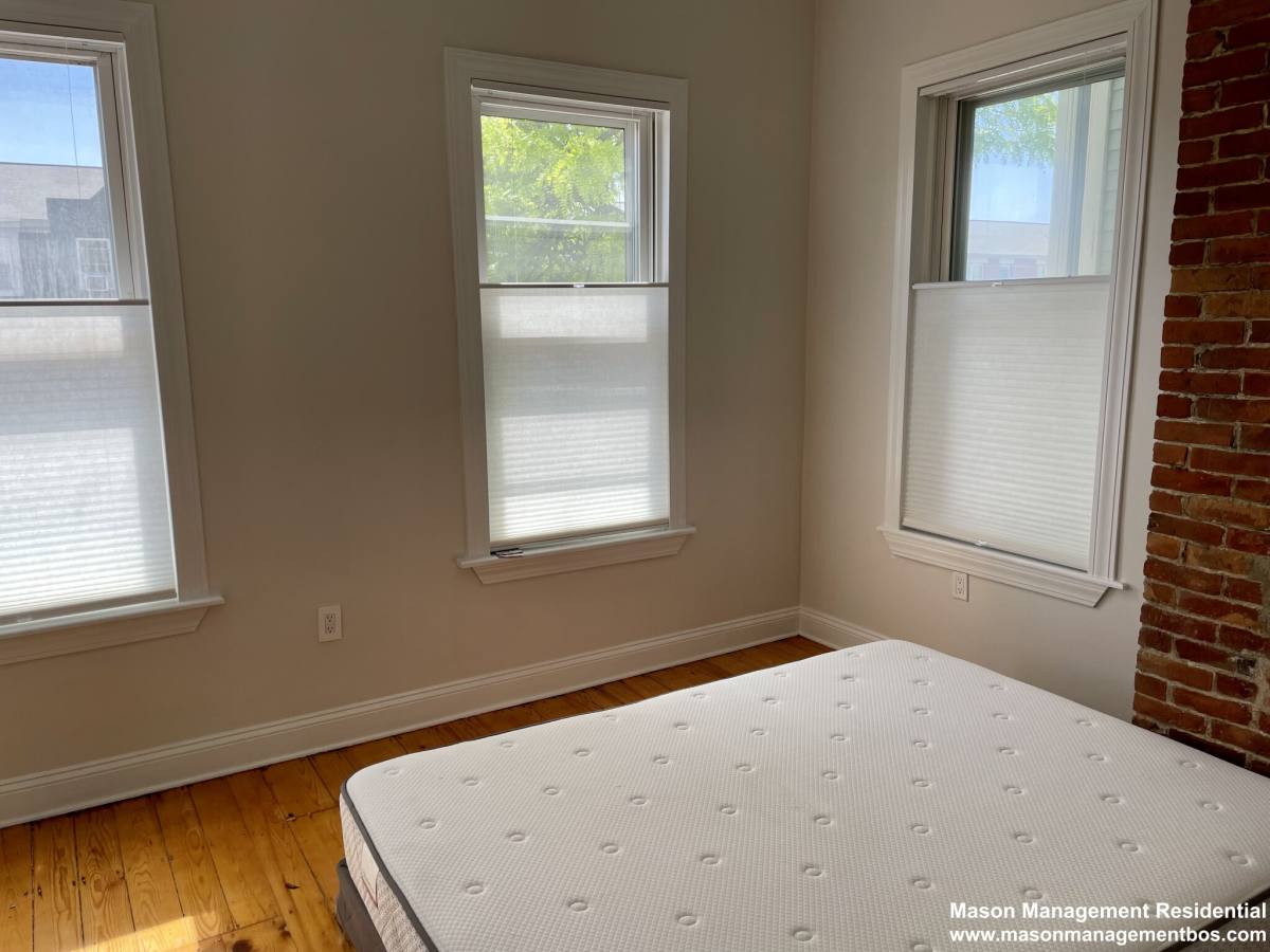 House for rent at 258 W Broadway #4, South Boston, MA 02127