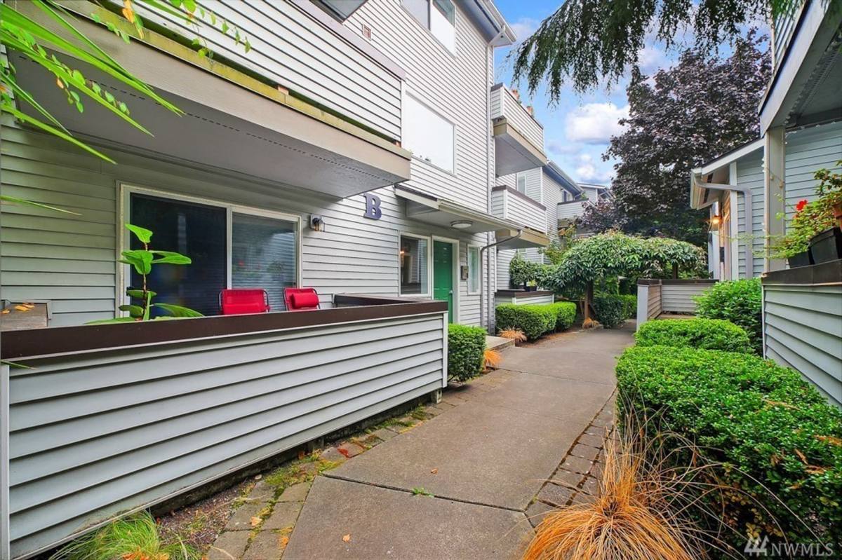Condo for rent at 8659 Delridge Way SW, Seattle, WA 98106