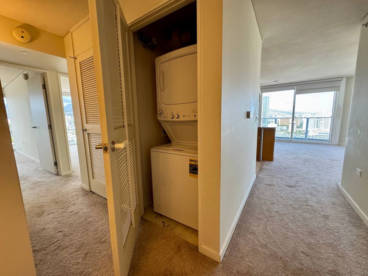 Apartment for rent at 1296 Kapiolani Blvd, Honolulu, HI 96814