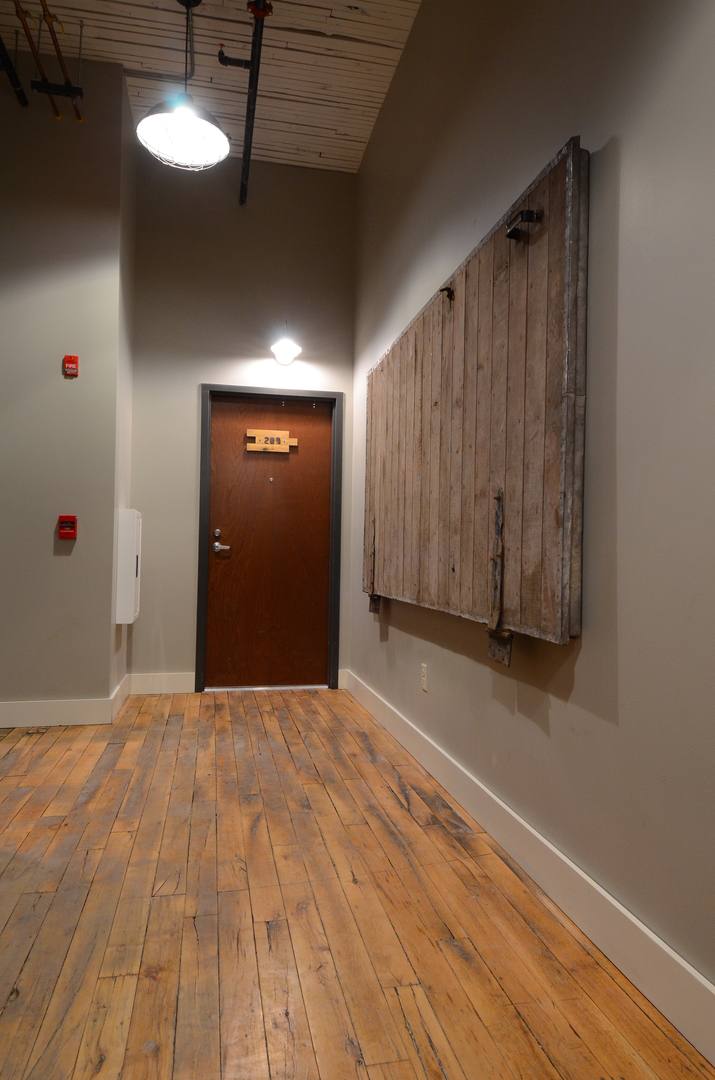 Apartment for rent at 214 Pecan St, Peoria, IL 61602