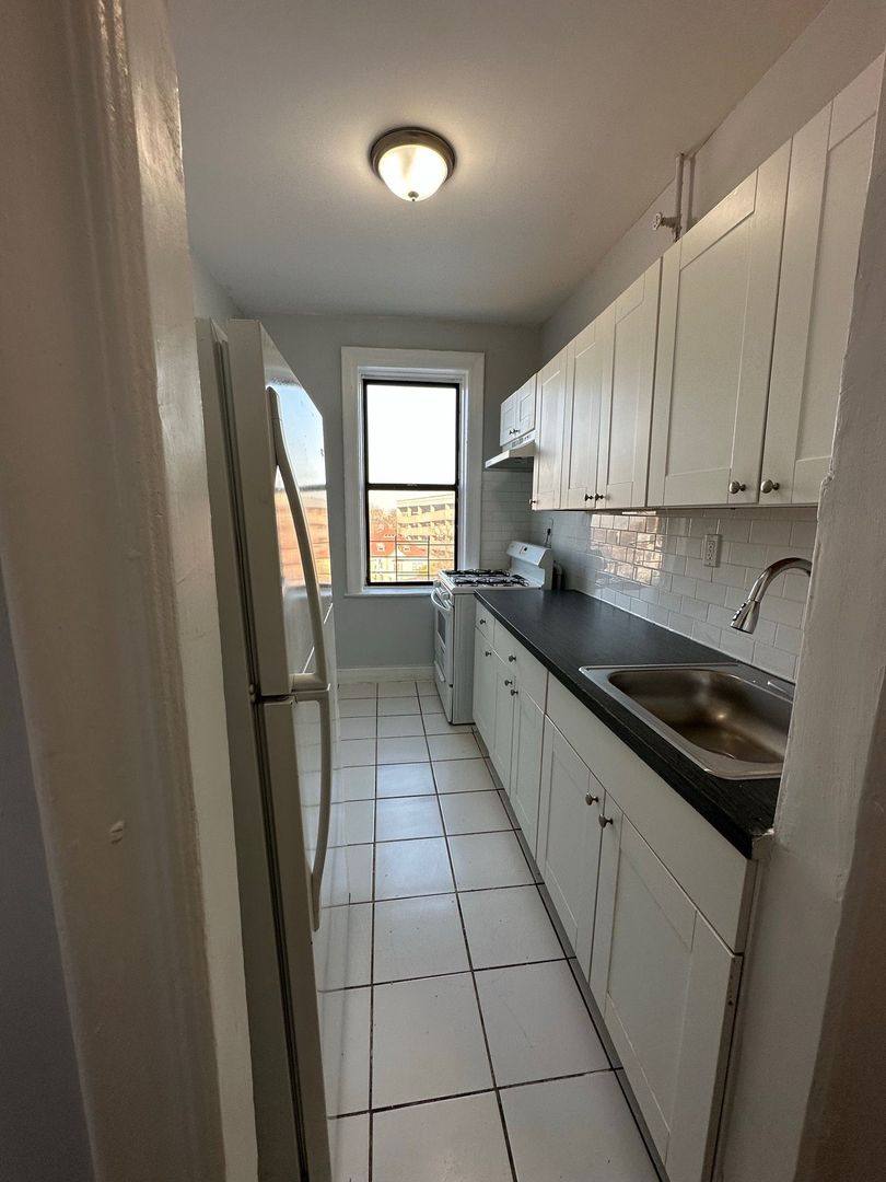 Apartment for rent at 531 34th St, Union City, NJ 07087