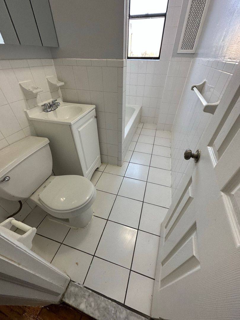Apartment for rent at 531 34th St, Union City, NJ 07087