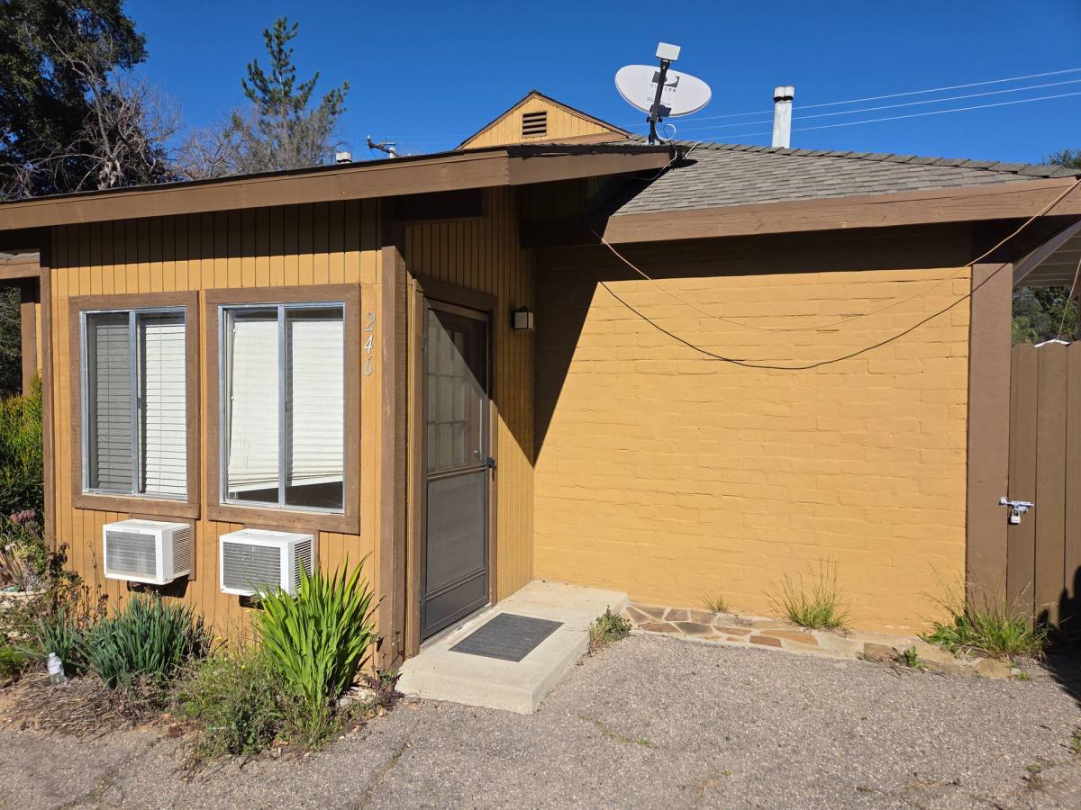 Apartment for rent at 240-246 Cruzero St, Ojai, CA 93023