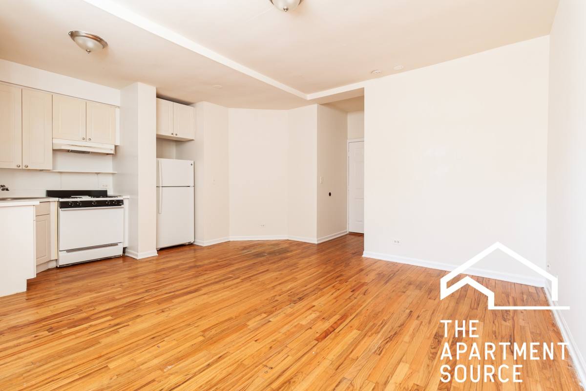 Apartment for rent at 917 W Dakin St #110, Chicago, IL 60613