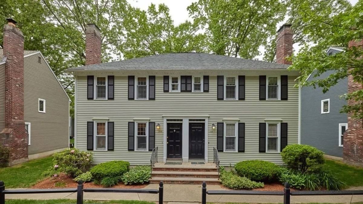 Apartment for rent at 710 Wellman Ave, North Chelmsford, MA 01863
