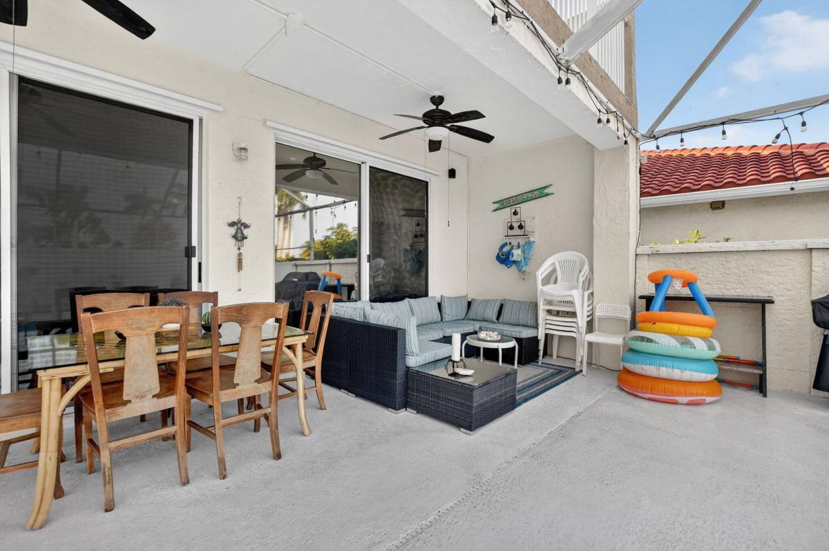 House for rent at 18280 Coral Isles Dr, Boca Raton, FL 33498