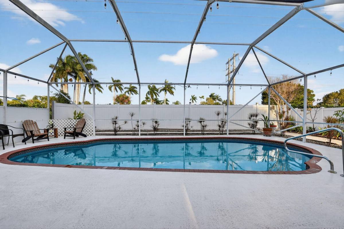 House for rent at 18280 Coral Isles Dr, Boca Raton, FL 33498