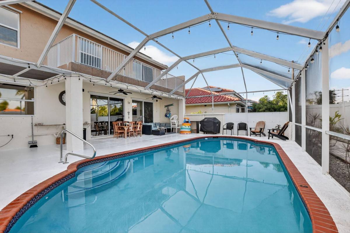 House for rent at 18280 Coral Isles Dr, Boca Raton, FL 33498