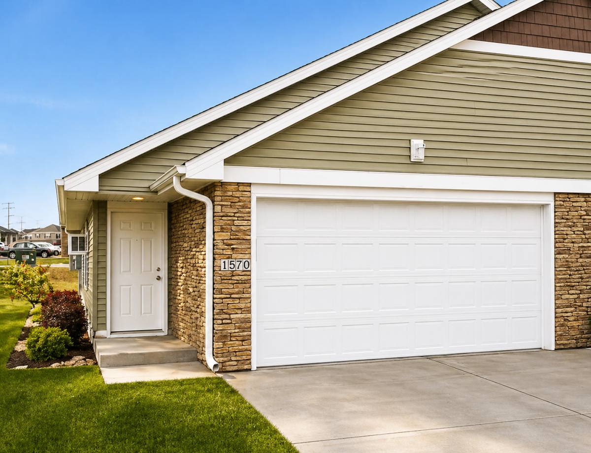 Apartment for rent at 1550 28th Ave SW, Altoona, IA 50009