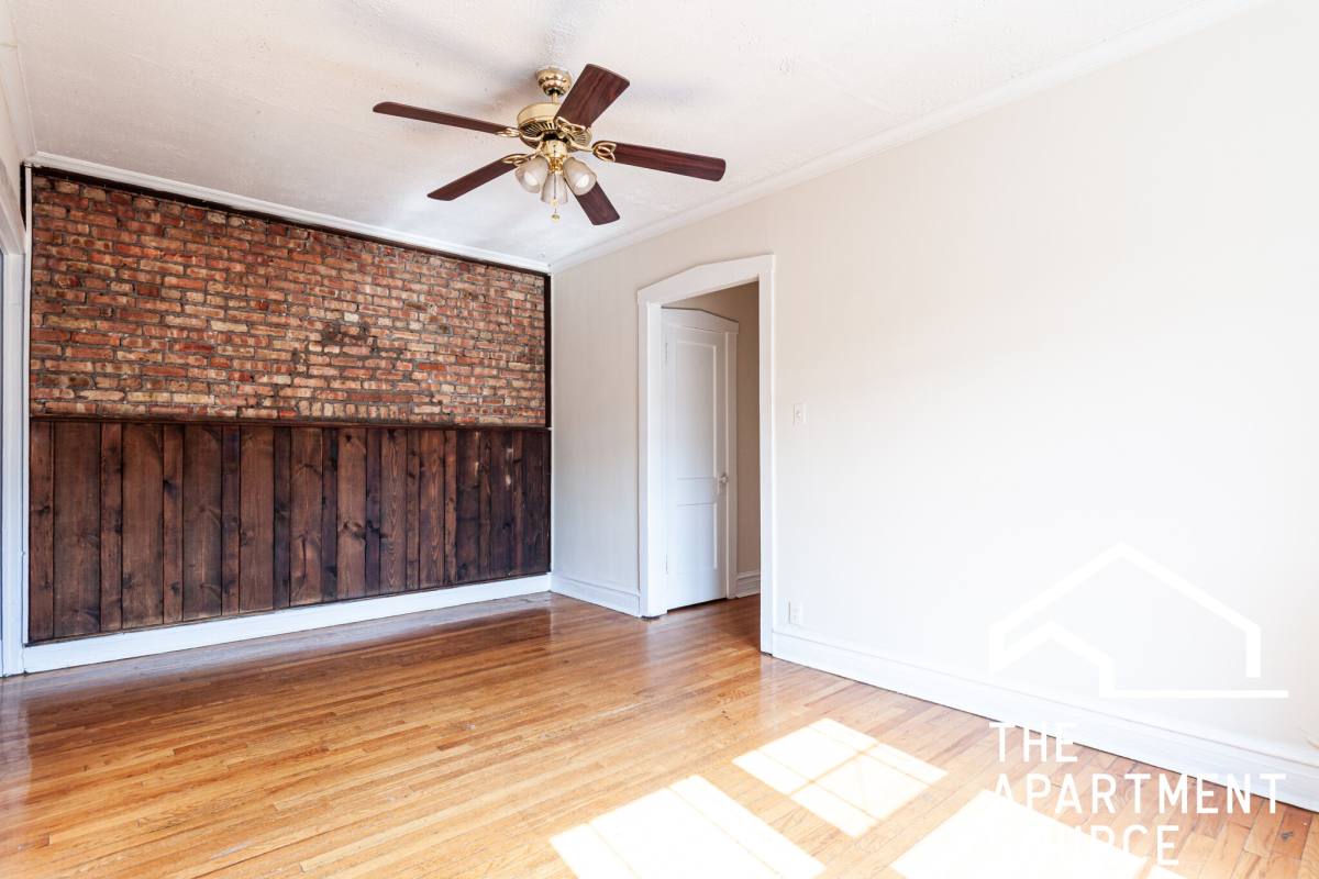 Apartment for rent at 955 W Cornelia Ave #3A, Chicago, IL 60657