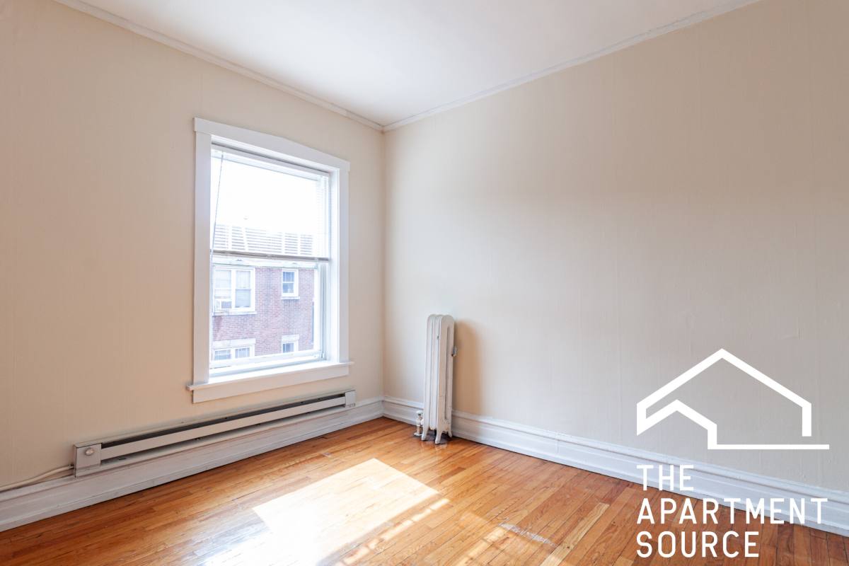 Apartment for rent at 955 W Cornelia Ave #3A, Chicago, IL 60657