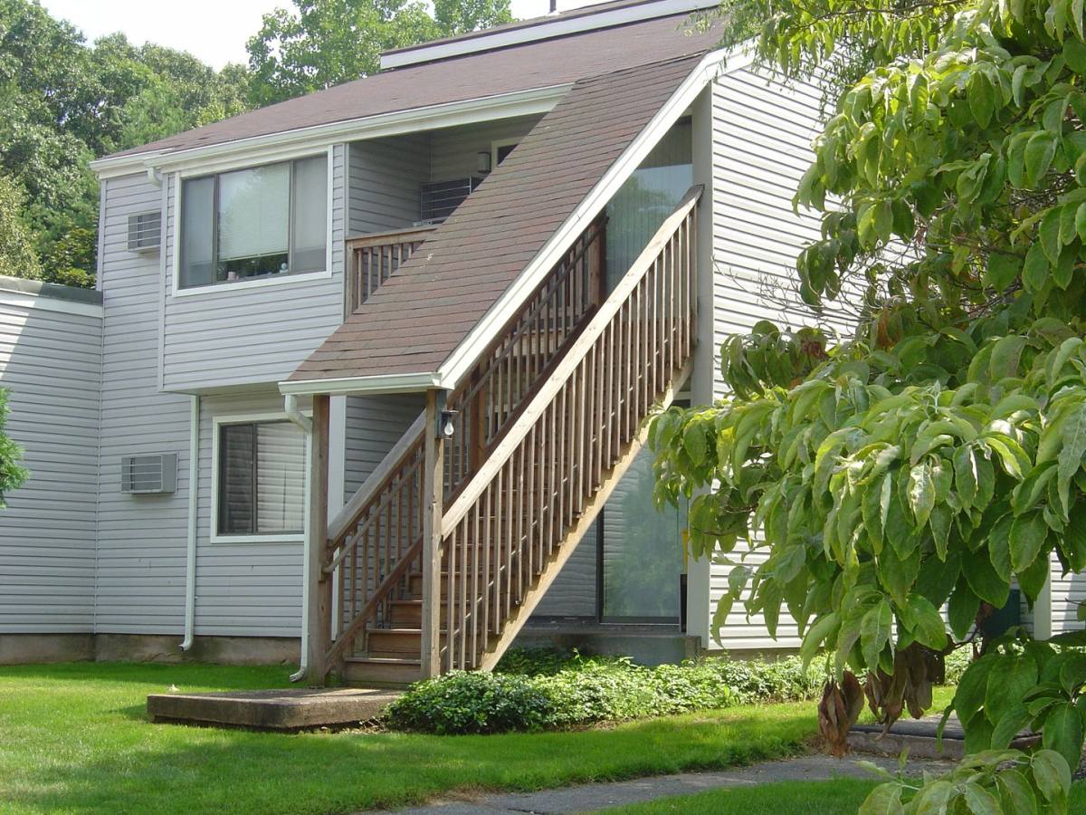 Apartment for rent at 655 Talcottville Rd, Vernon Rockville, CT 06066