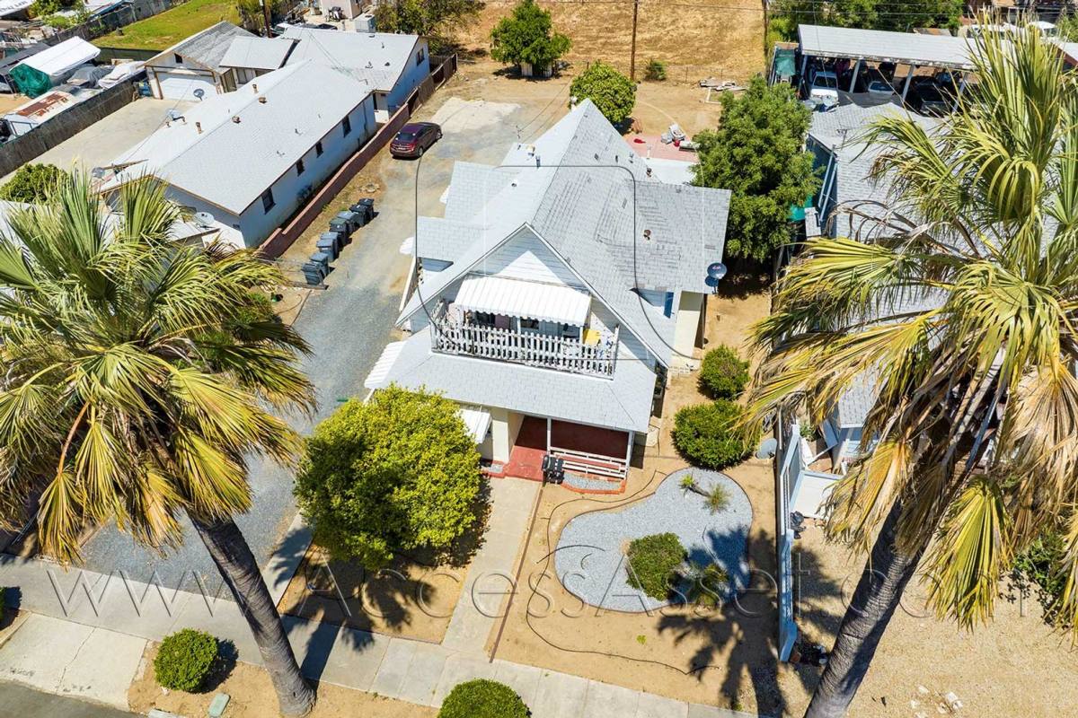 Townhouse for rent at 207 E Graham - B, Lake Elsinore, CA 92530