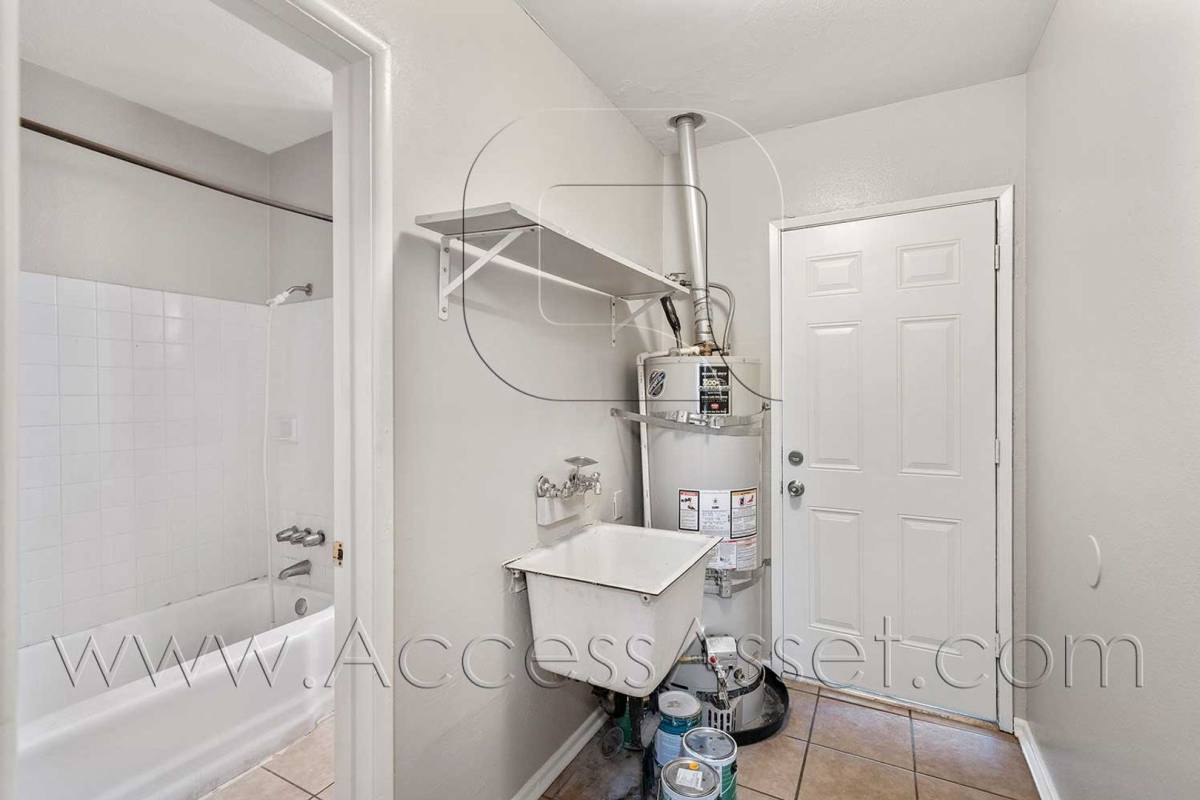 Townhouse for rent at 207 E Graham - B, Lake Elsinore, CA 92530