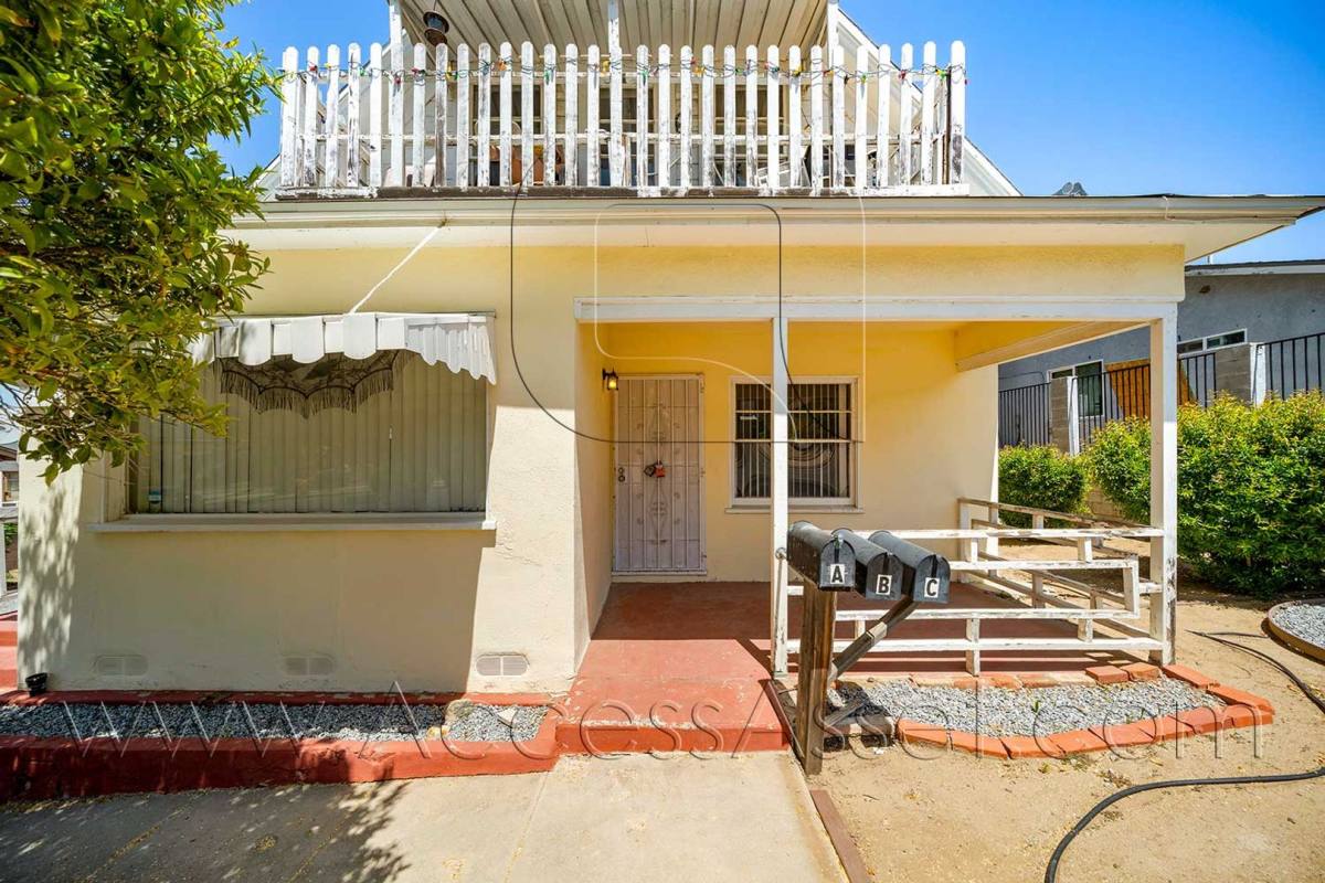 Townhouse for rent at 207 E Graham - B, Lake Elsinore, CA 92530