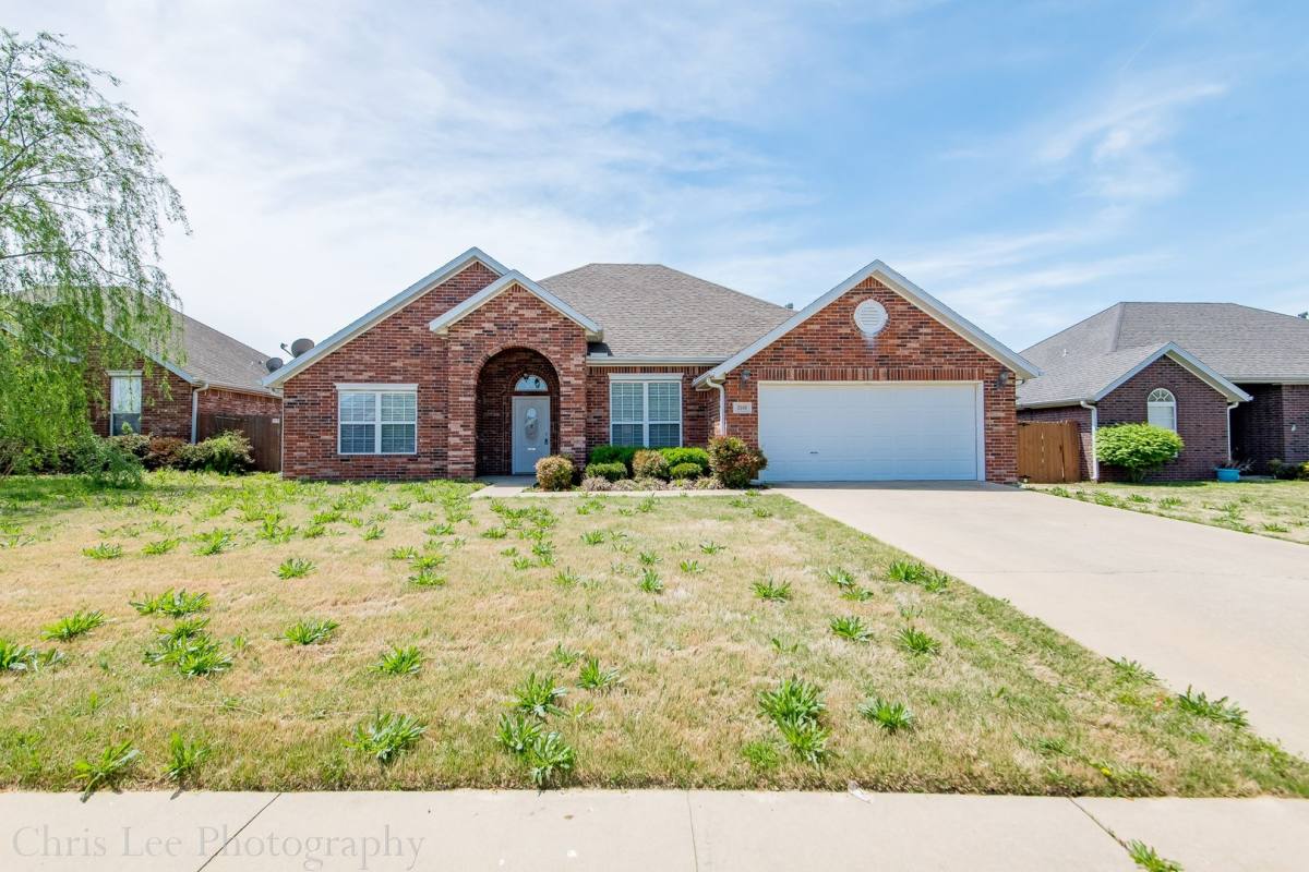 House for rent at 3500 Bluff Creek Loop, Springdale, AR 72764