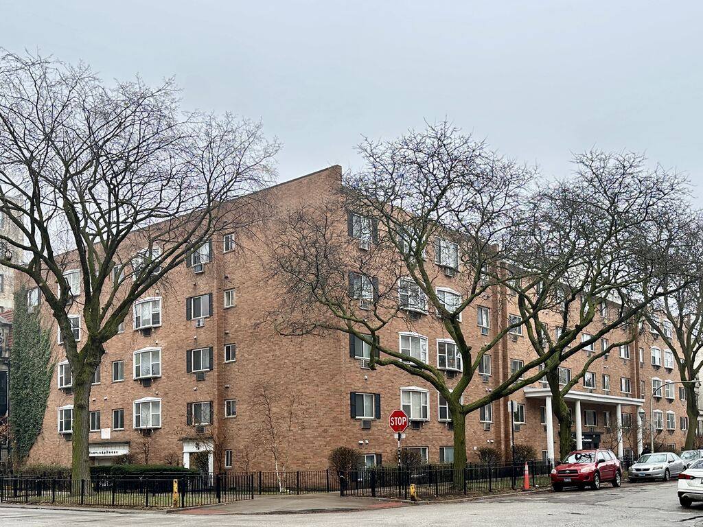 Apartment for rent at 3823 Pine Grove #P115, Chicago, IL 60613