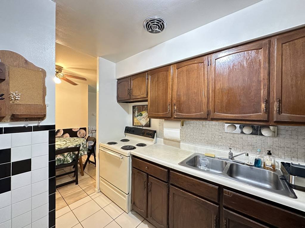 Apartment for rent at 3823 Pine Grove #P115, Chicago, IL 60613
