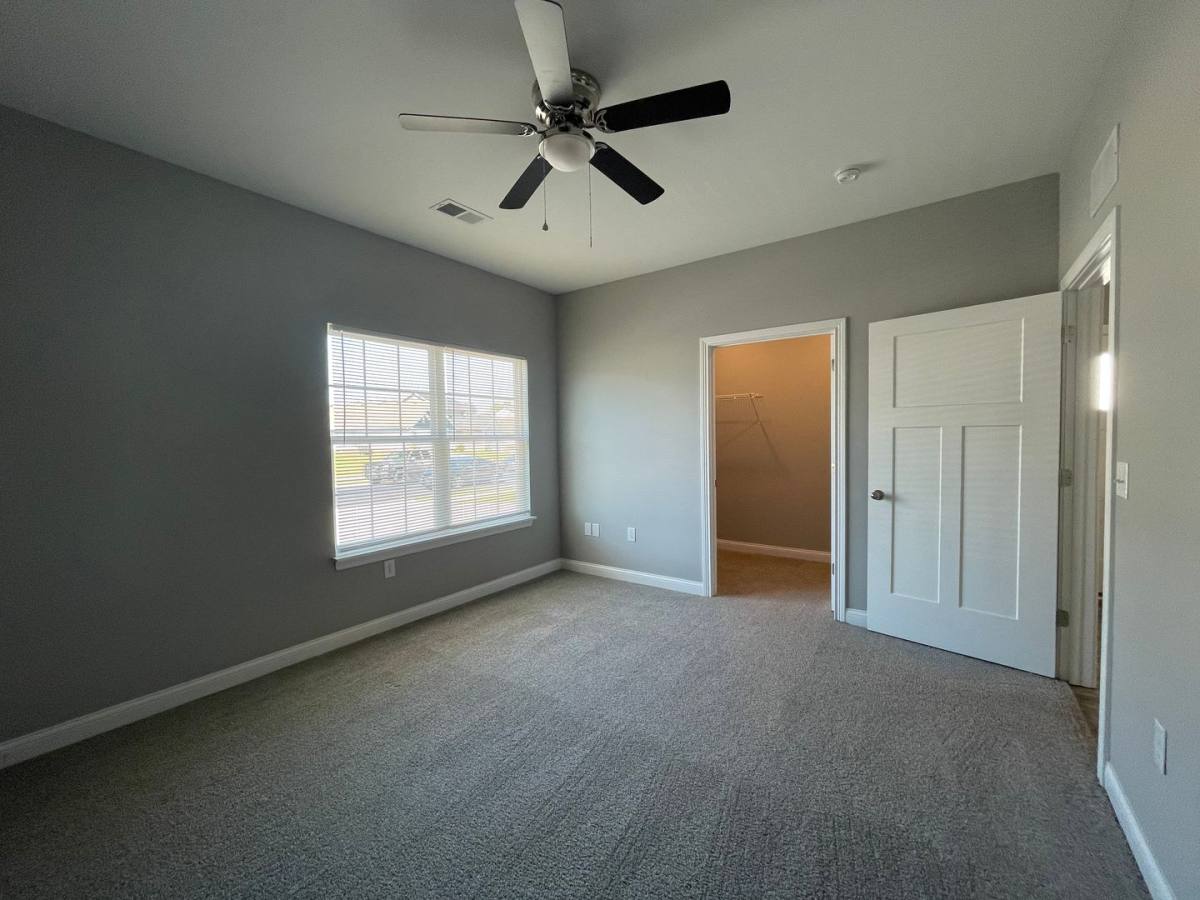 Apartment for rent at 142 Bellbrook Lane, Winchester, KY 40391