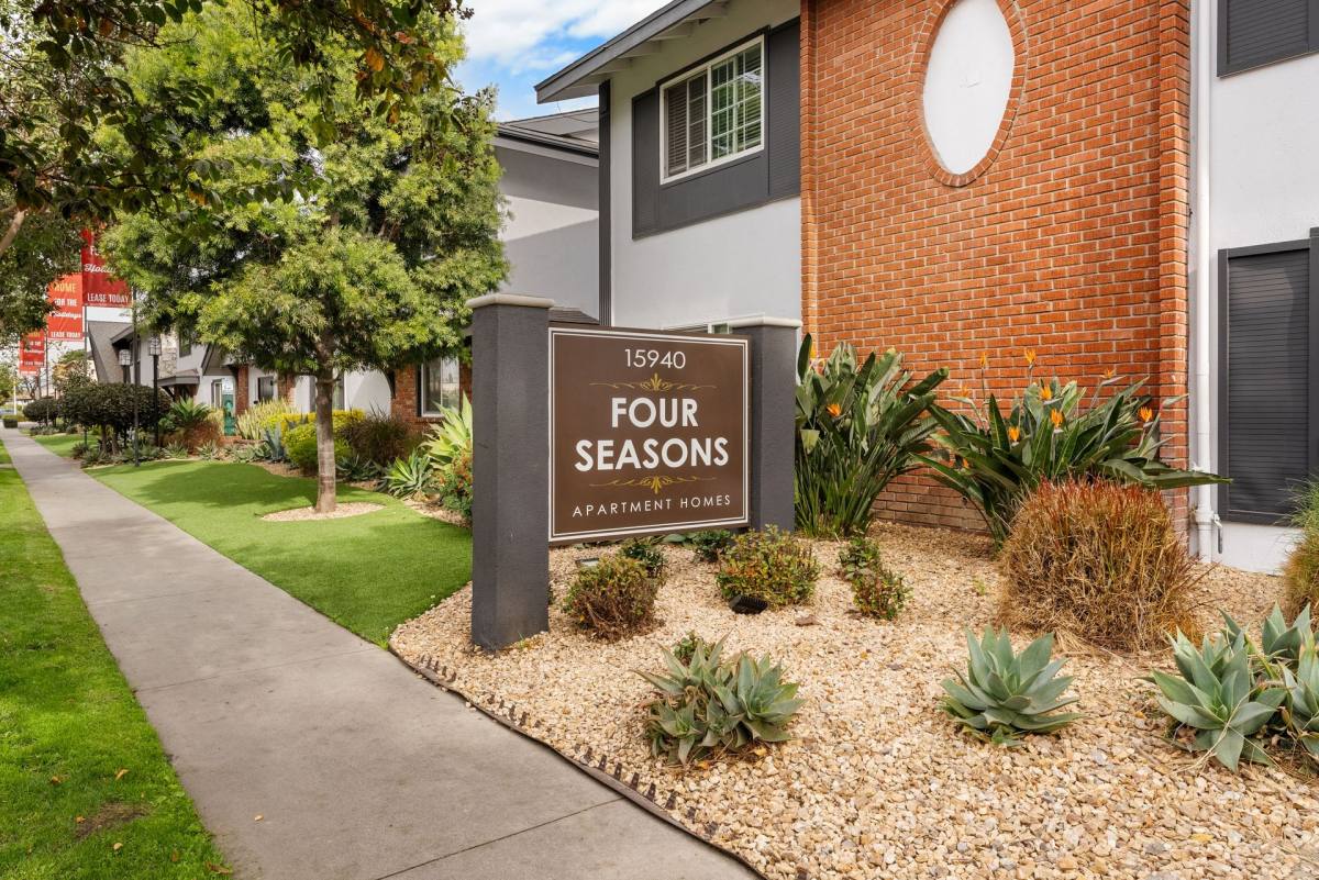 Apartment for rent at 15940 Indiana Ave, Paramount, CA 90723