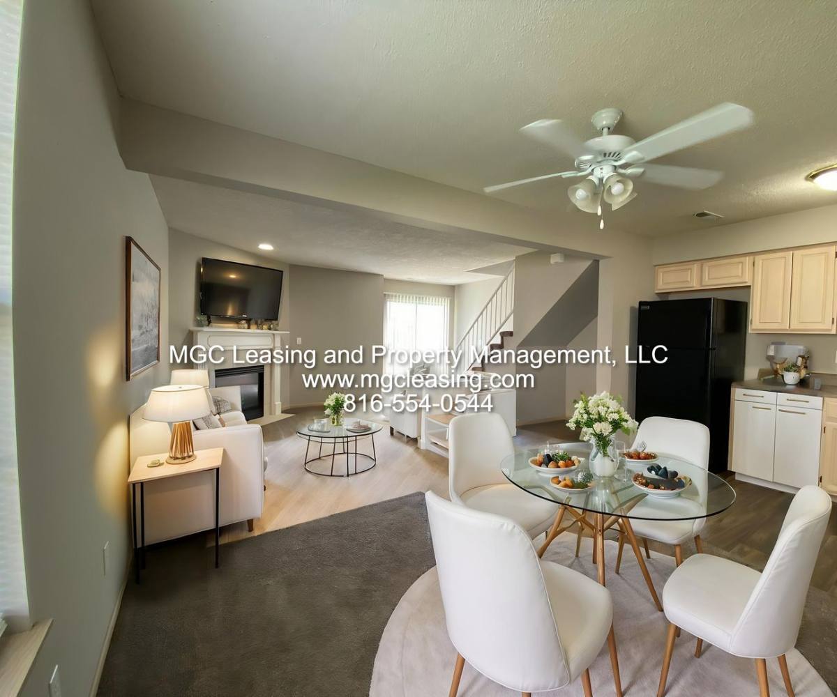 Townhouse for rent at 1009 Garden Dr, Harrisonville, MO 64701