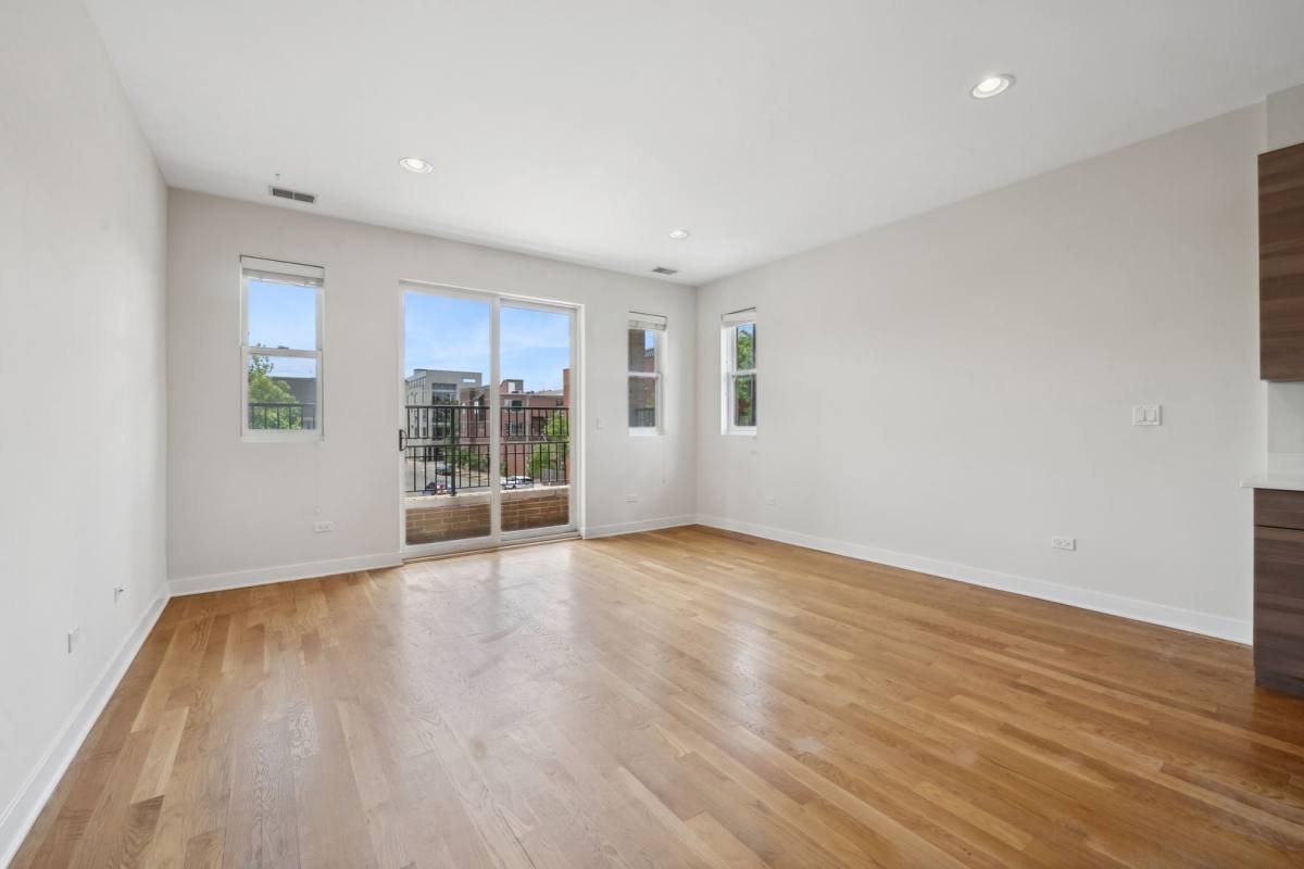Apartment for rent at 1956 W Ohio St, Chicago, IL 60622