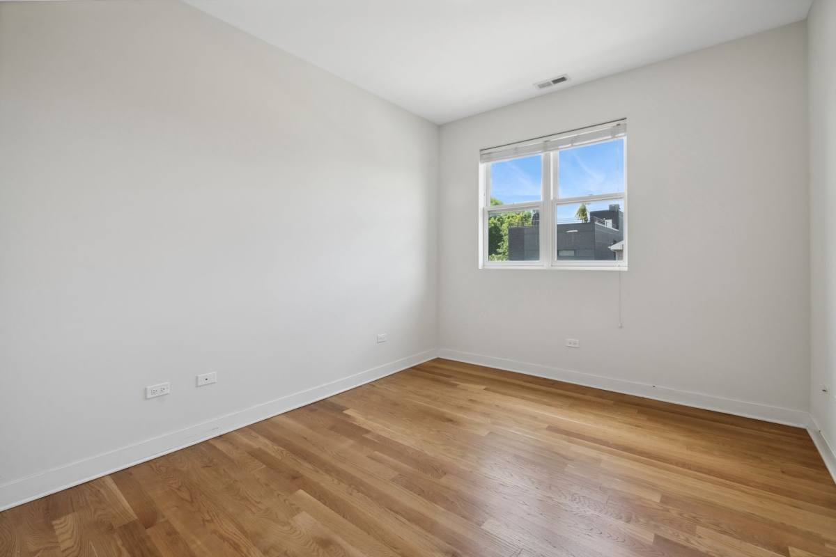 Apartment for rent at 1956 W Ohio St, Chicago, IL 60622