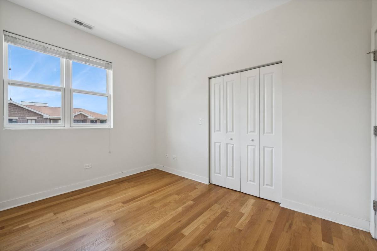 Apartment for rent at 1956 W Ohio St, Chicago, IL 60622